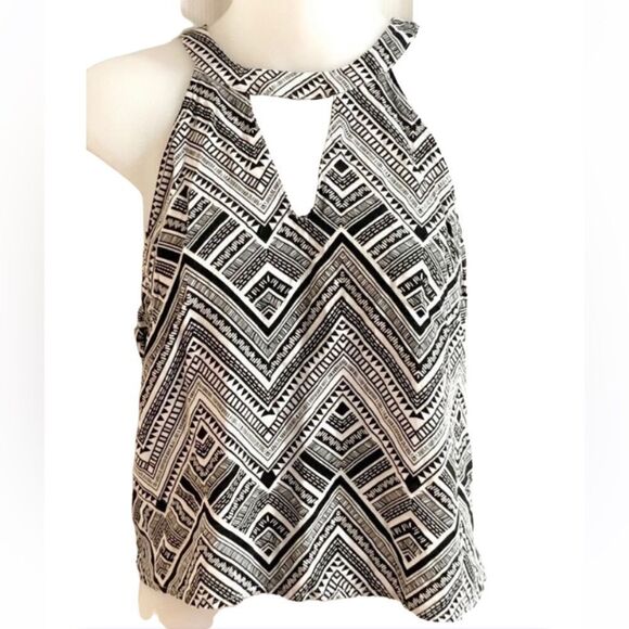 Divided Geometric Pattern Tank Top – Size 8 - Picture 2 of 7